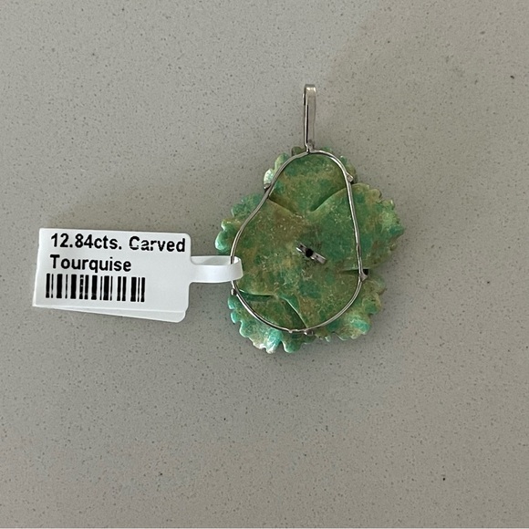 One of a kind Natural Turquoise Carved 14kt white gold pendant - Picture 7 of 9